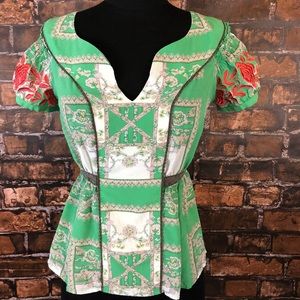Floreat green top w coral embroidered sleeves sz 6